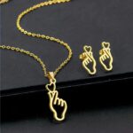 طقم إكسسوارات بتصميم أنيق على شكل اصبع الحب