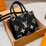 شنطة tote لوي فيوتن